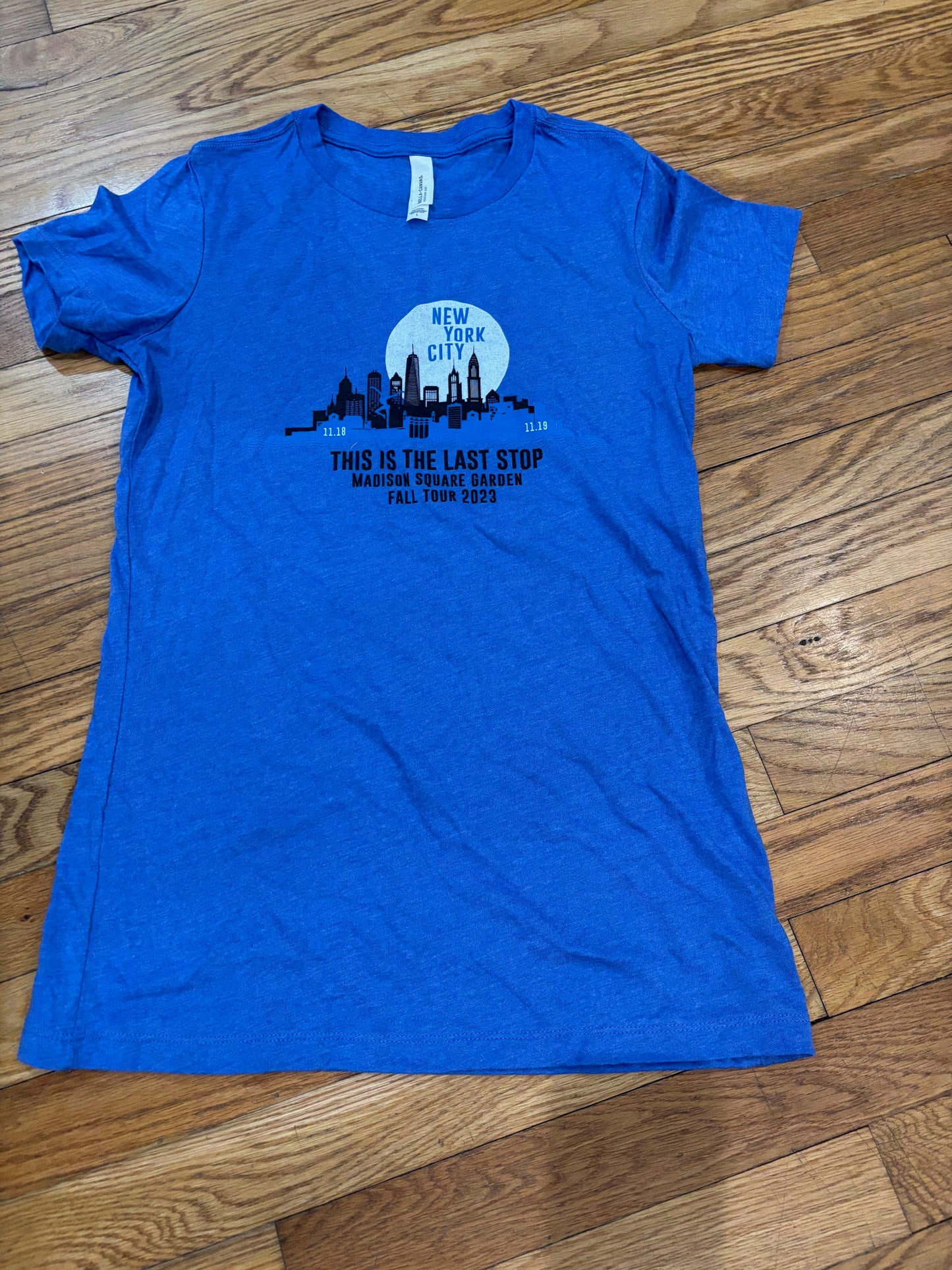 NYC MSG 2023 women's cut M and L (very fitted)